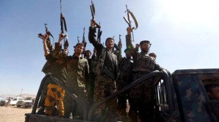 ataques houthis deixam 73 feridos e ampliam tensao na arabia saudita