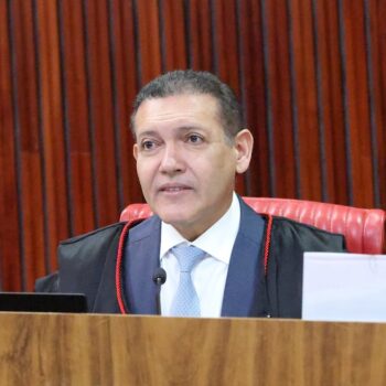 nunes marques determina retirada de posts de eduardo bolsonaro que questionam urnas eletronicas