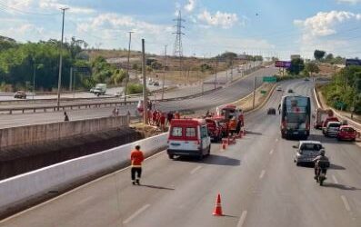 pai e filho caem no lago paranoa apos acidente de moto em ponte de brasilia