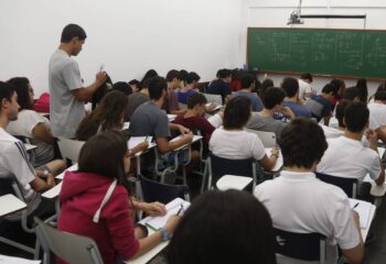 pisa 2025 quase metade dos estudantes brasileiros fica abaixo do nivel minimo em tres areas