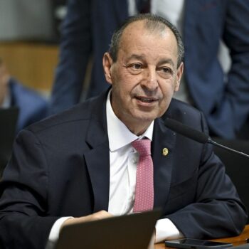 relator quer votar fim da escala 6x1 no senado ja nesta quarta