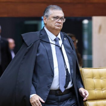 flavio dino determina investigacao sobre suspeita de interferencia estrangeira nas eleicoes de 2026