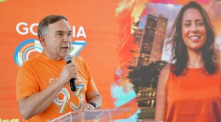 goiania completa 93 anos com desfile de mais de 12 mil participantes e bolo de 11 tonelada