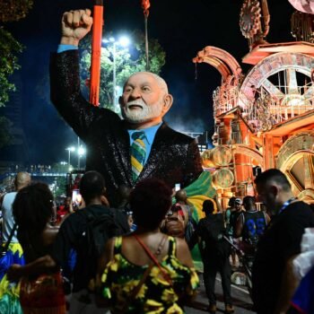 pge se manifesta contra punicao a campanha de lula por desfile de carnaval