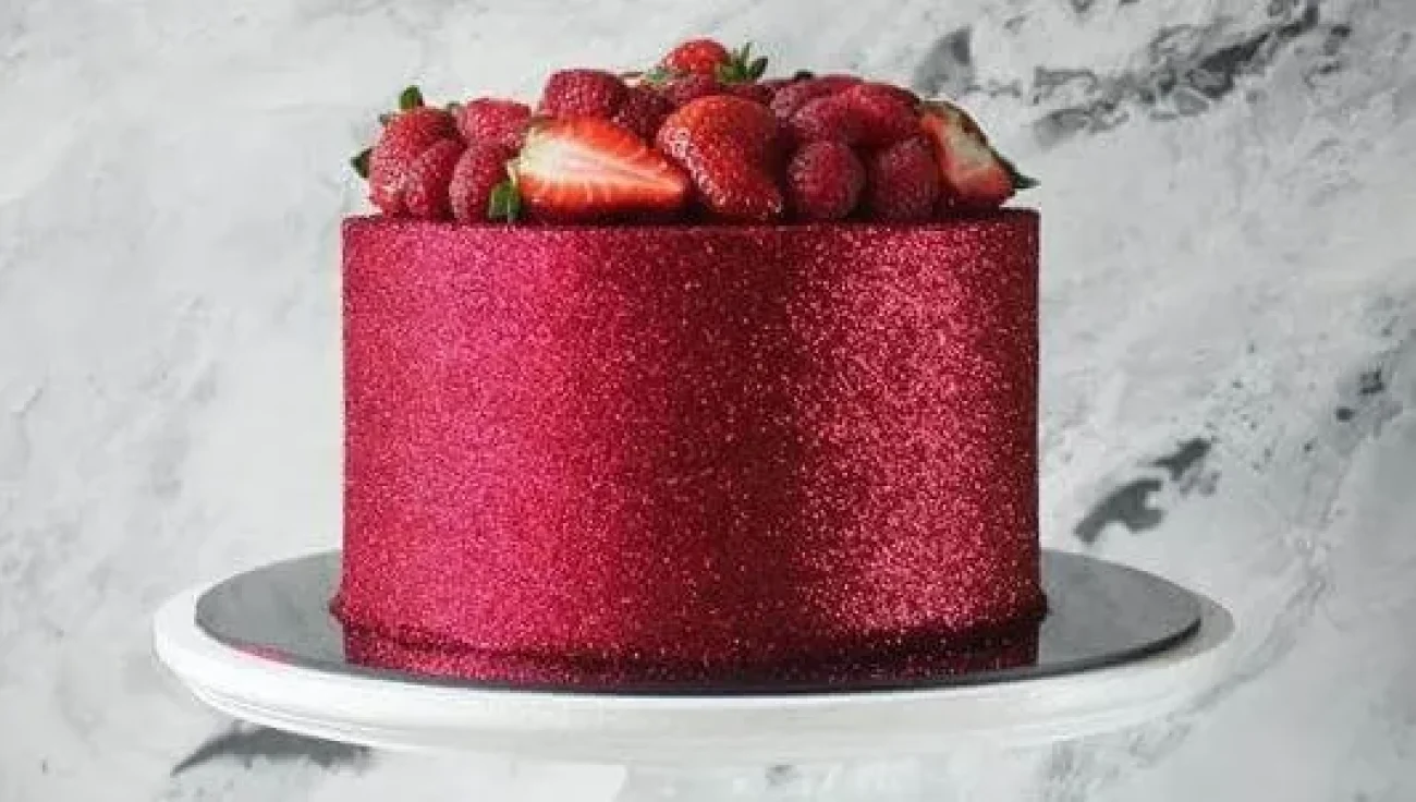 anvisa-retira-do-mercado-glitter-para-bolos-apos-identificar-presenca-de-plastico