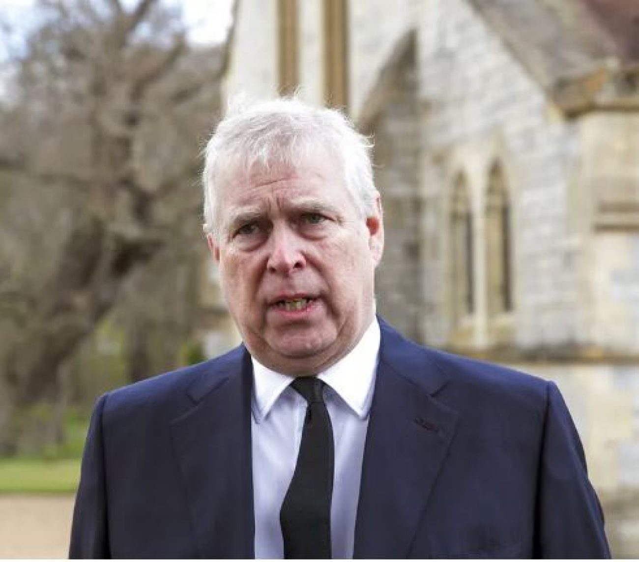 ex-principe-andrew-e-preso-no-reino-unido-em-investigacao-sobre-caso-epstein