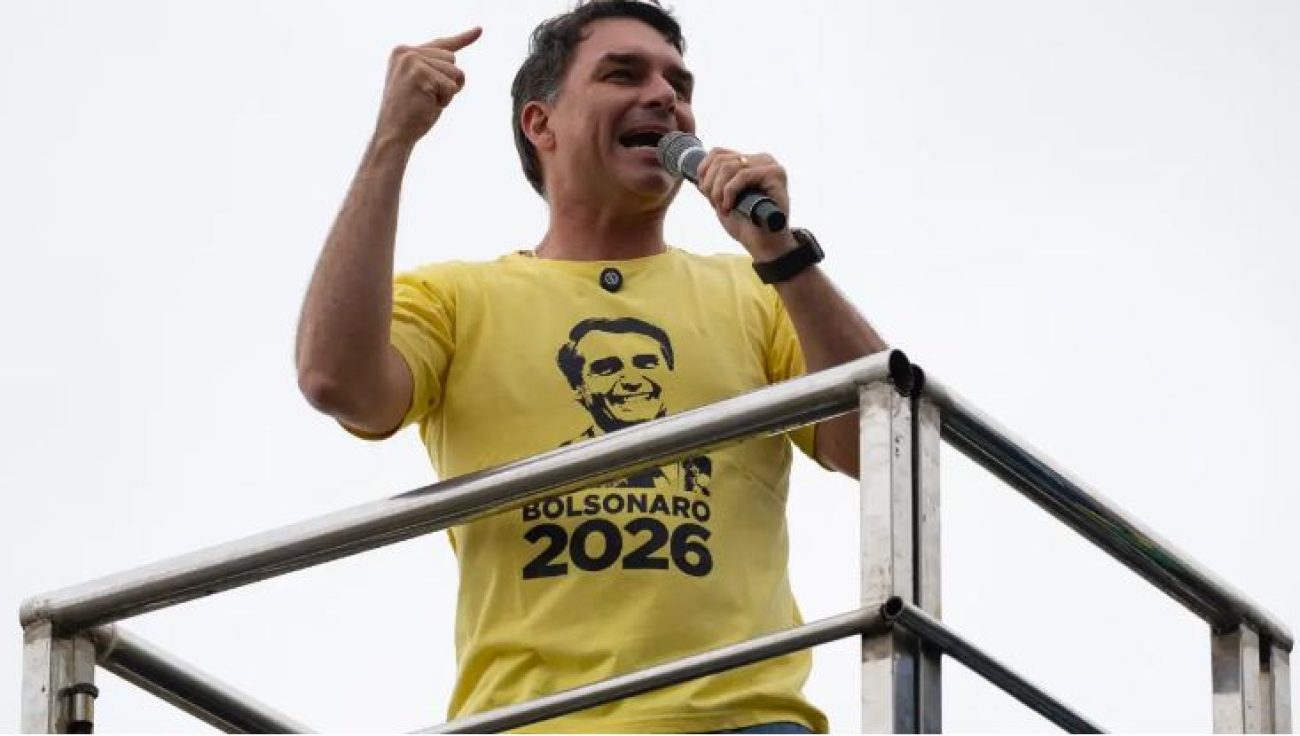 flavio-bolsonaro-diz-ter-sido-escolhido-pelo-pai-para-disputar-a-presidencia-em-2026