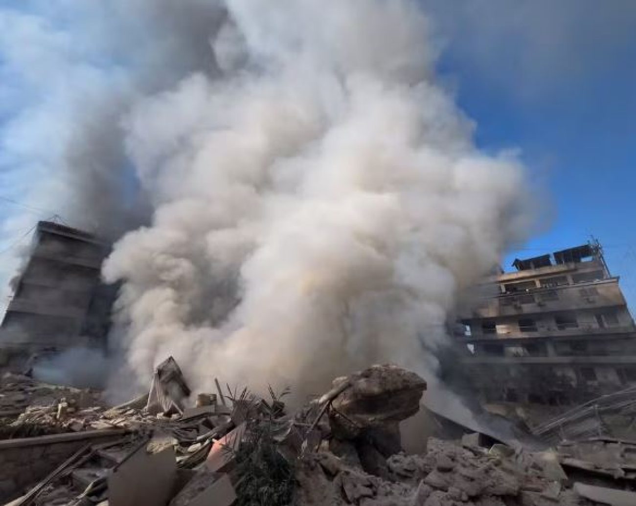 israel-intensifica-acoes-militares-na-fronteira-com-o-libano-e-autoriza-avanco-terrestre